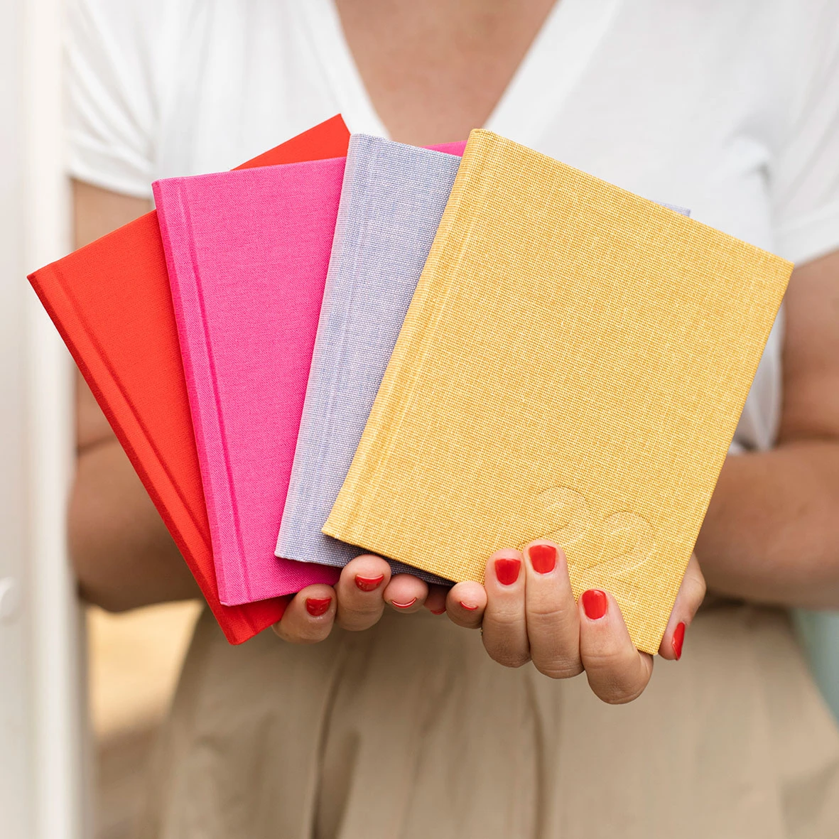 6M5A3786_7d48458c-7d2a-4598-99dc-e286bdd71681.jpg Diaries Bookbinders Design - 2022 Diary - Hardcover - Regular - SkÂne Gold