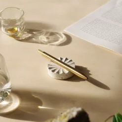 Ajoto - Pen Rest - The Crown