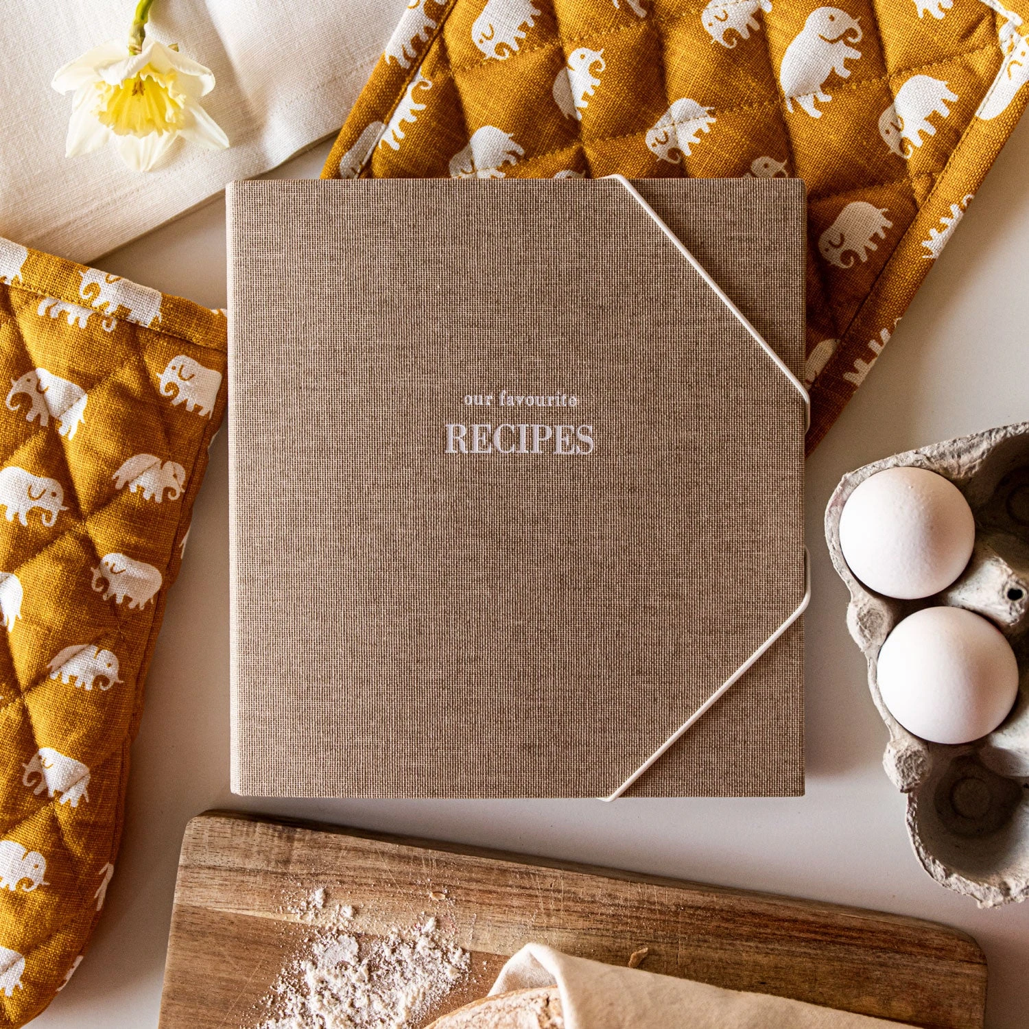 Bookbinders-Design-Ringbinder-Regular-4_7ddc095d-53ac-46b7-97f5-5d3a715bfd78.jpg Ringbinders Bookbinders Design - Ringbinder - Regular - Green