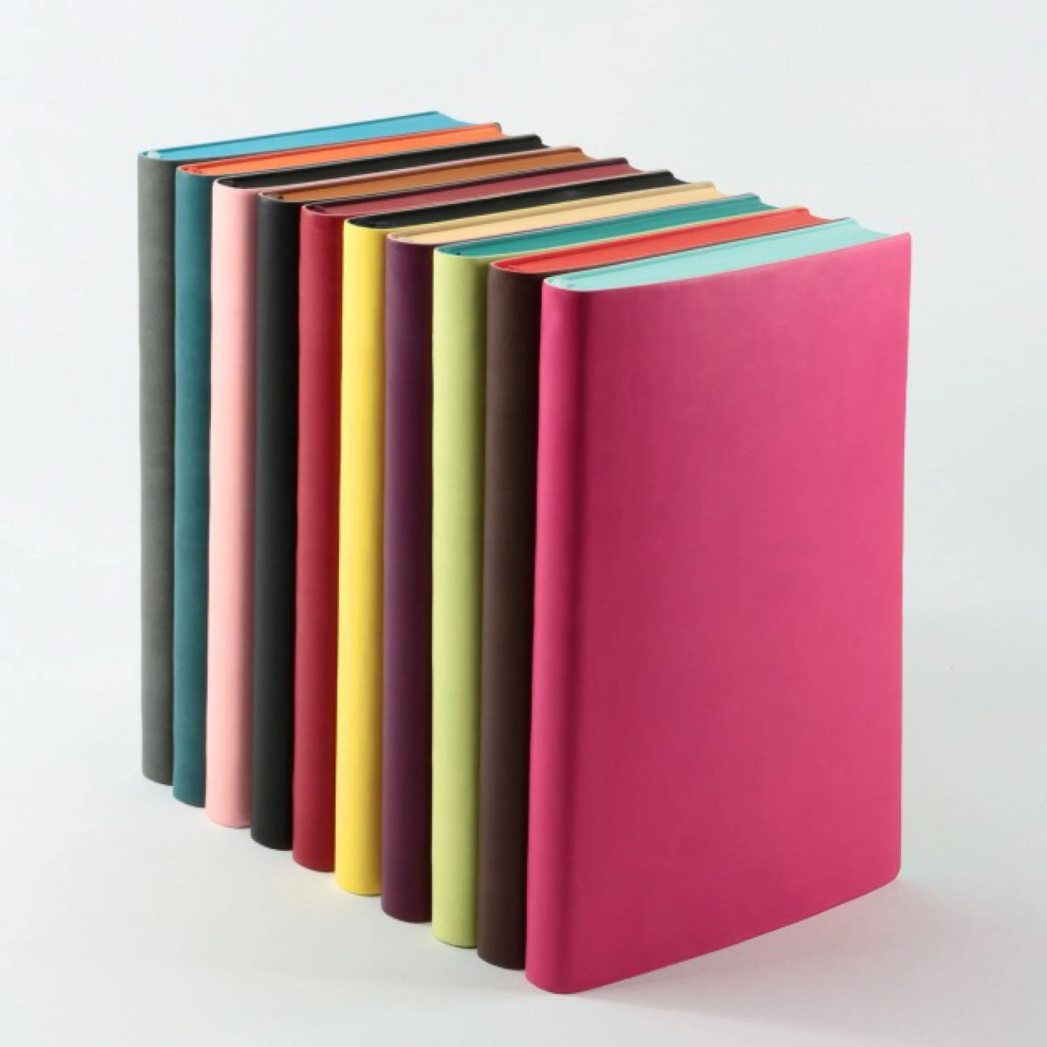 Daycraft-2022-Diary-Signature-A5-25.jpg Diaries Daycraft - 2022 Diary - Signature - A5 - Magenta