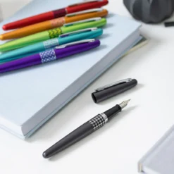 Fountain Pens Pilot - Fountain Pen - Metropolitan (MR3) - Grey (Houndstooth)