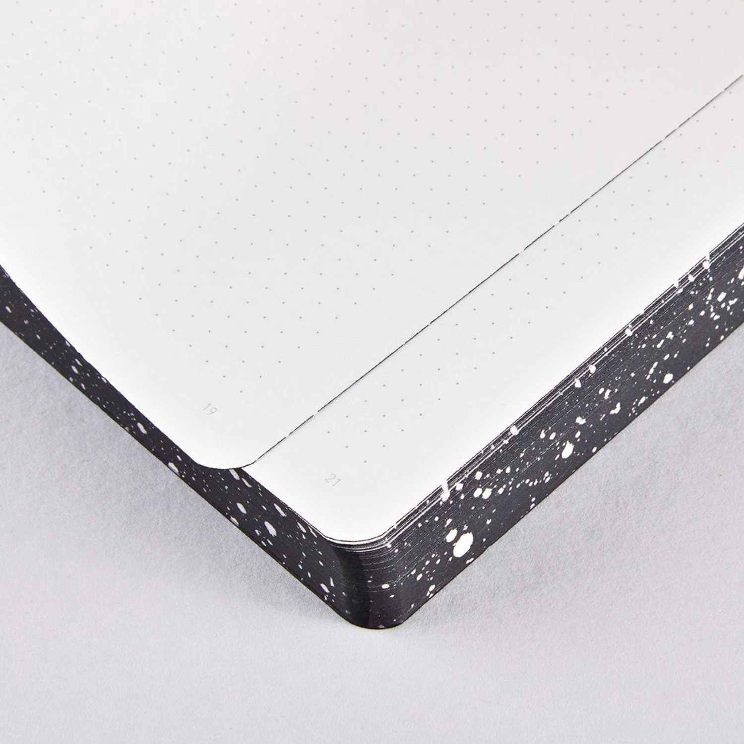 Nuuna-Notebook-2.jpg Notebooks Nuuna - Notebook - Large - Milky Way