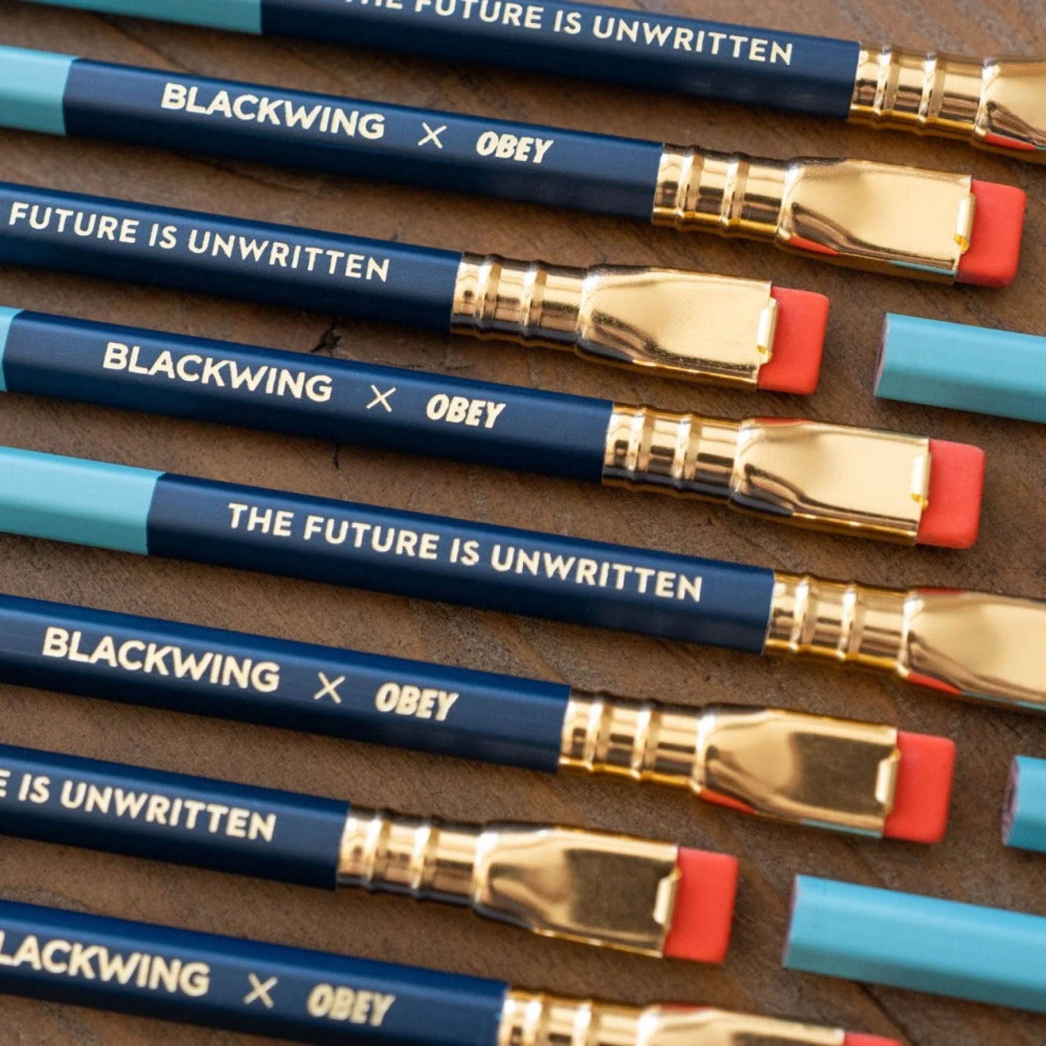 Palomino-Blackwing-Pencil-Blackwing-x-Obey-Giant-2_a13a7cfc-4884-4162-881f-1fec2873bafc.jpg Palomino Blackwing - Pencil - Blackwing X Obey Giant - Box Of 12
