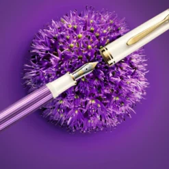 Pelikan - Souverän M600 Fountain Pen - Violet-White