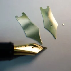 Platinum - Fountain Pen - #3776 Century - Shape Of Heart (Limited Edition)