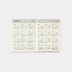Traveler's Notebook Traveler's Company - 2022 Diary - Insert - Passport - Monthly