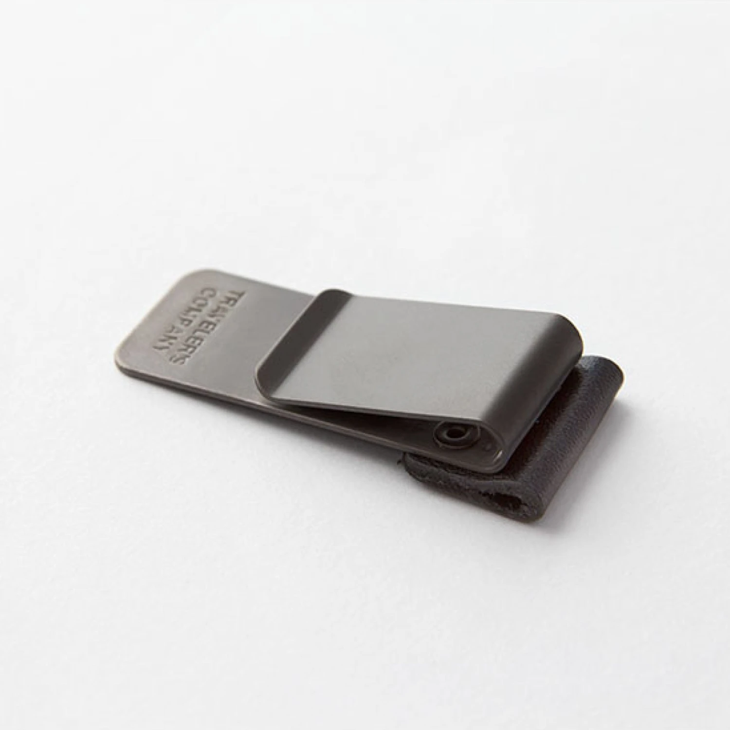 Traveler_s-Company-Pen-Holder-8.jpg Traveler's Company - Pen Holder - 015 - Black Traveler's Notebook