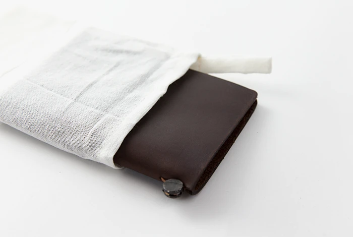 sk_p_brown_e.png Traveler's Company - Traveler's Notebook - Passport - Brown