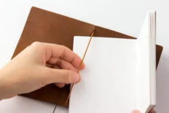 Notebooks Traveler's Company - Traveler's Notebook - Passport - Camel 6 Notebooks Traveler's Company - Traveler's Notebook - Passport - Camel